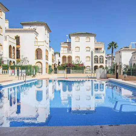 Stunning In With 3 Bedrooms, Outdoor Swimming Pool&wifi Appartement Torrevieja